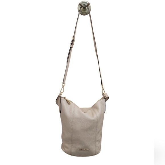 Michael Kors Brooke Medium Tan Bucket Crossbody Bag | Pebbled Leather Purse - Picture 3 of 12